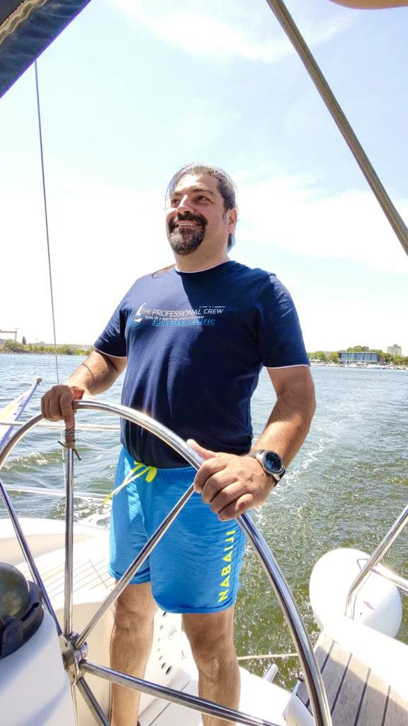 Moment privat la bordul velierului, ieșire pe apă cu Enjoy Sailing