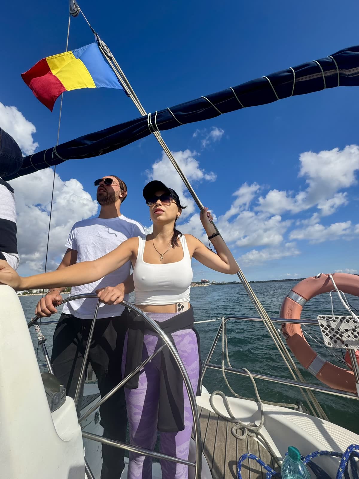 Echipa Enjoy Sailing pe apă