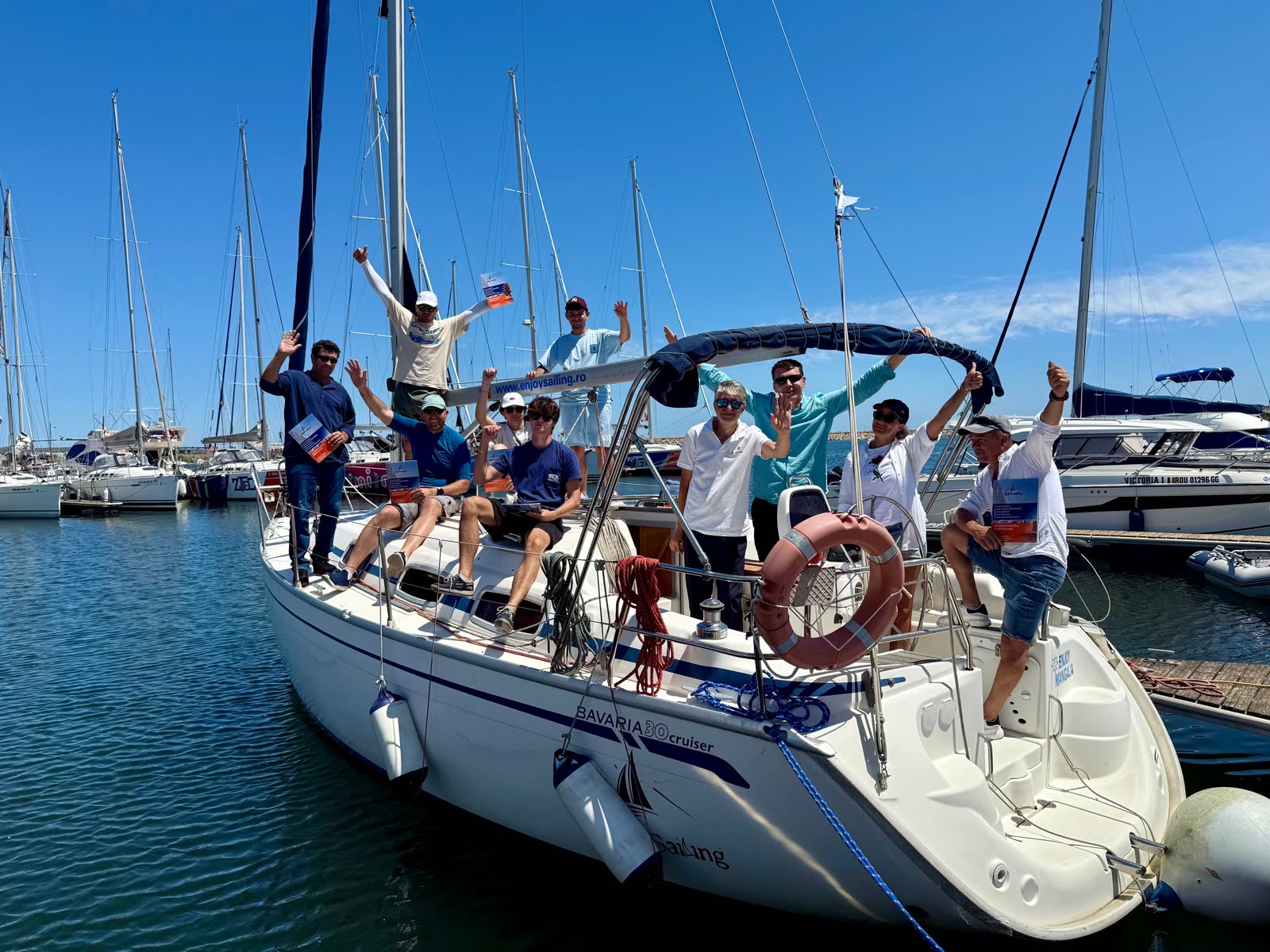 Echipaj Enjoy Sailing la marina