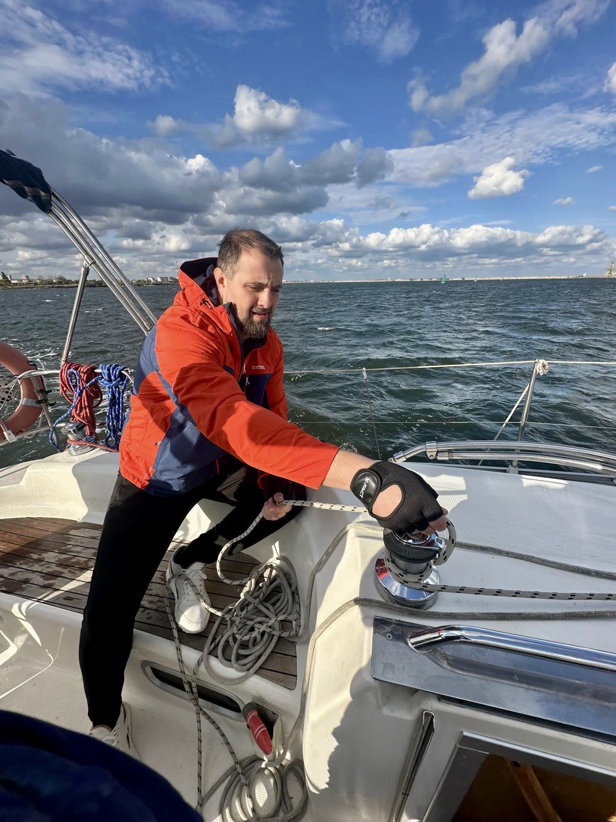 Echipa Enjoy Sailing pe apă