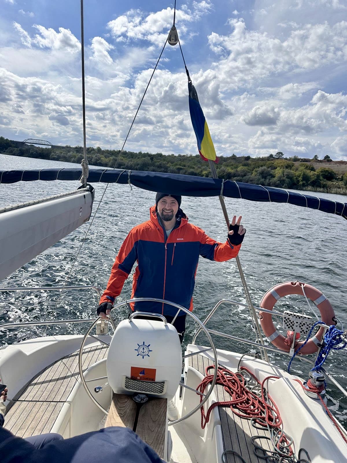 Echipa Enjoy Sailing pe apă