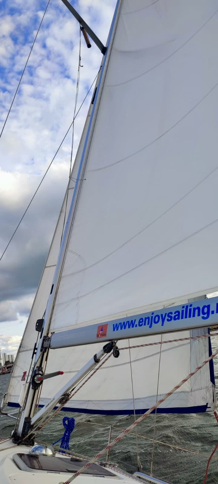 Velă Enjoy Sailing pe Marea Neagră